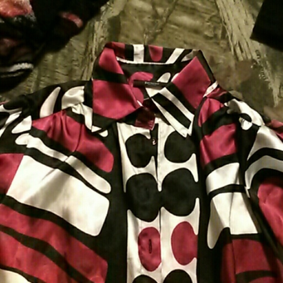 Blouse - Picture 2 of 3